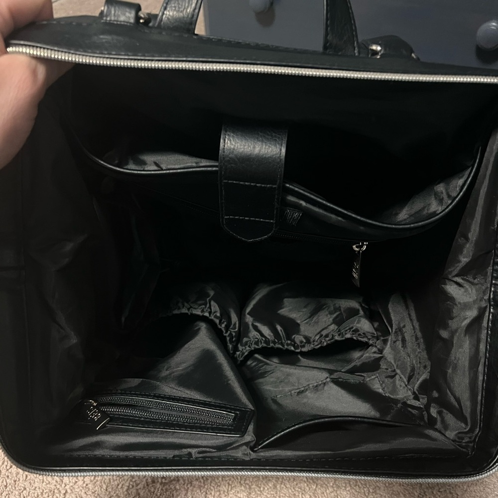 BIES The Backpack Diaper Bag in Black - Picture 14 of 16